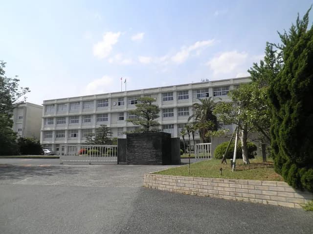 成章高校の外観