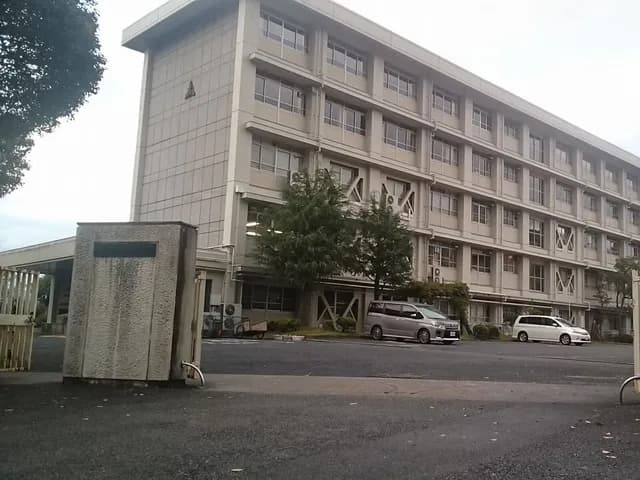 安西高校の外観