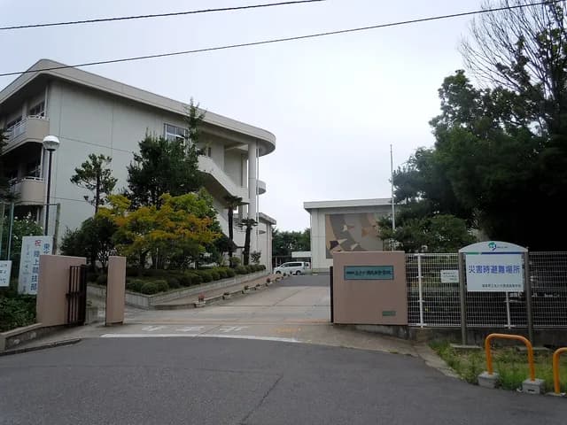 あさか開成高校の外観