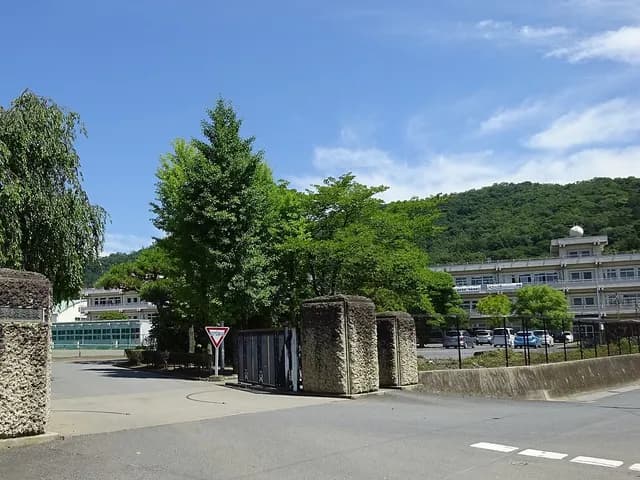 足利高校の外観