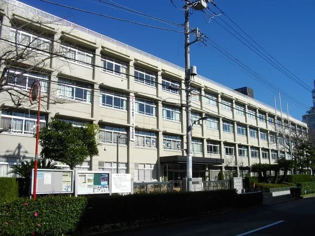 飛鳥高校の外観