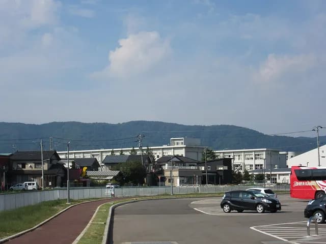 道守高校の外観