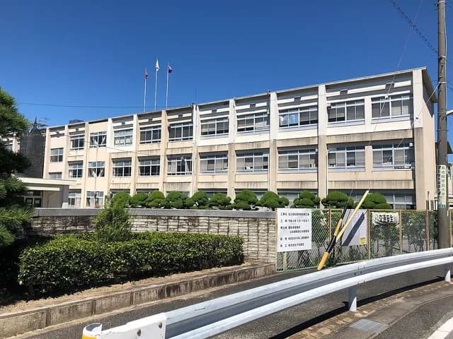 知立高校の外観