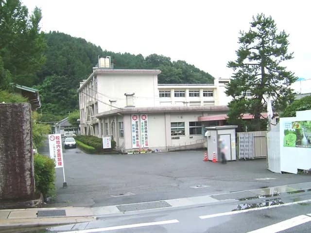 智頭農林高校の外観