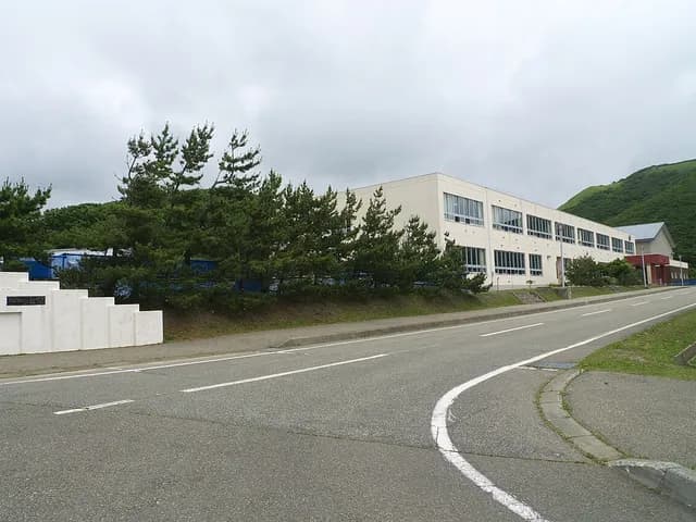 えりも高校の外観