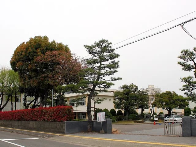 藤島高校の外観