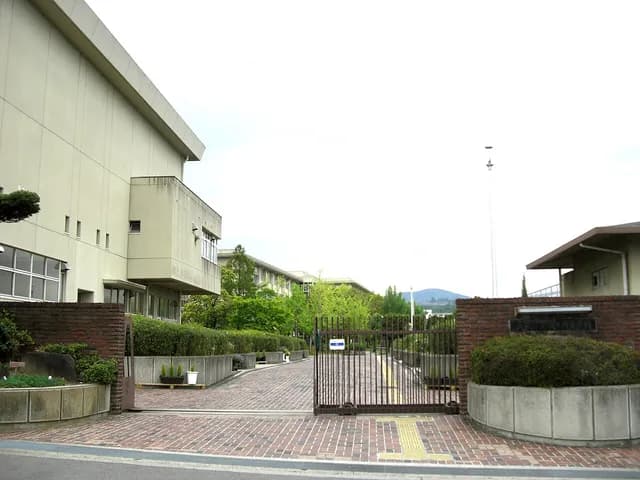 福井高校の外観