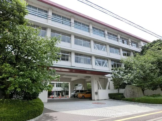 福岡中央高校の外観