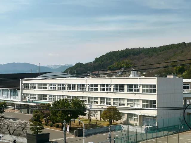 福島高校の外観