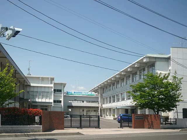 福島工業高校の外観