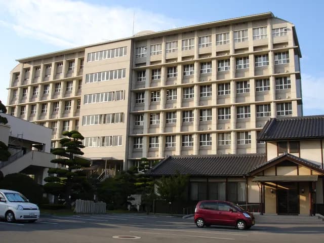 福山誠之館高校の外観