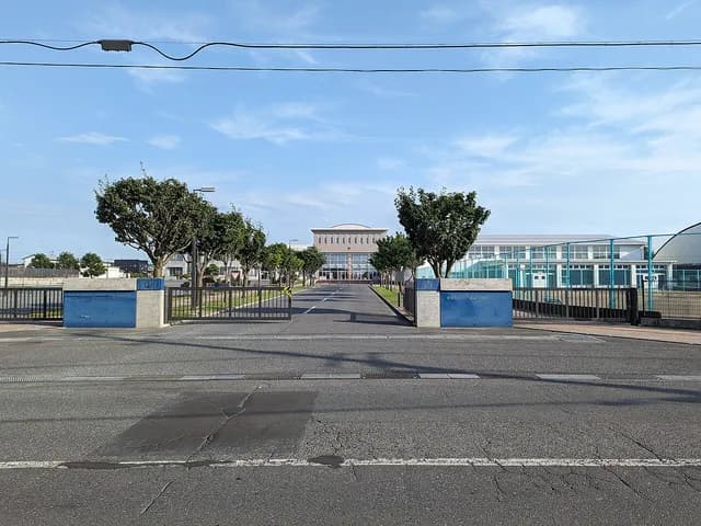 八戸北高校の外観