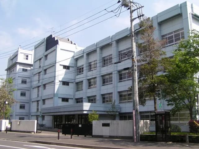 柏陽高校の外観