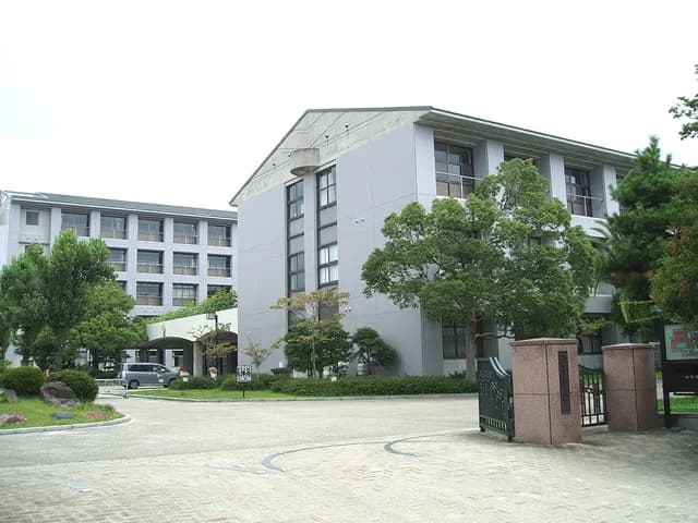 浜松市立高校の外観