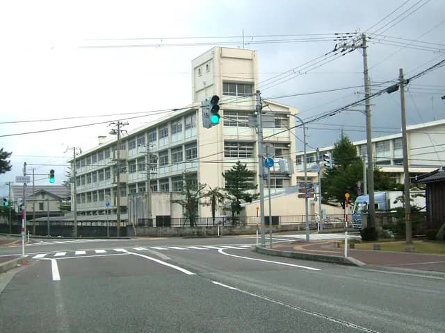 浜坂高校の外観