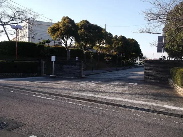 半田工科高校の外観