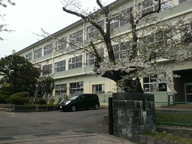 弘前中央高校の外観