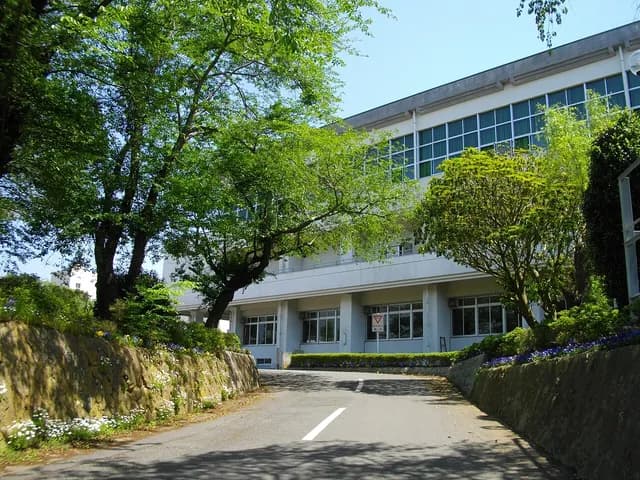 鉾田第一高校の外観