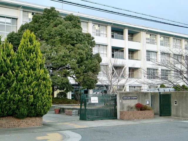 北摂つばさ高校の外観