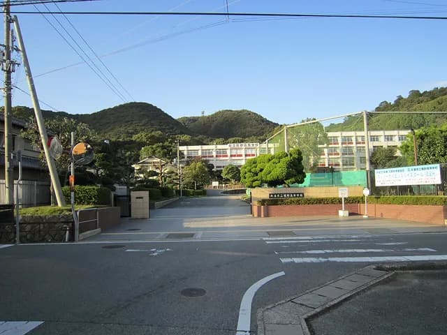 龍野高校の外観