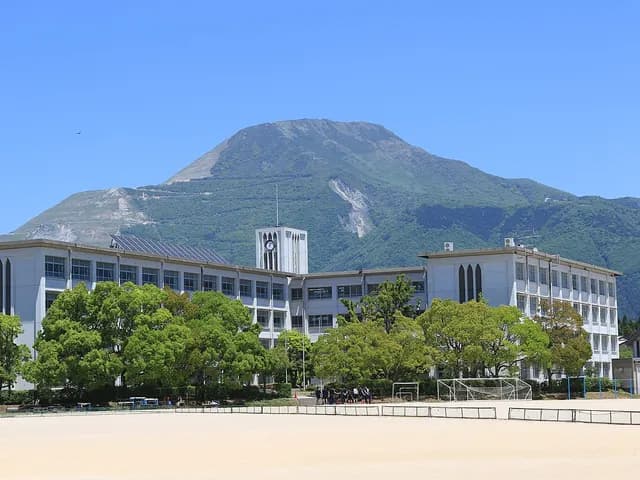 伊吹高校の外観