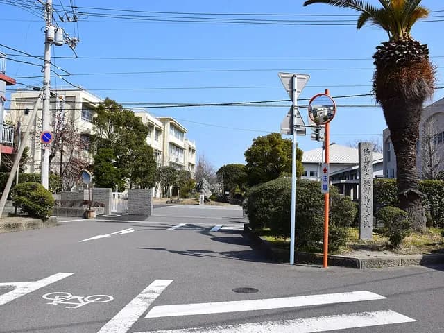 板野高校の外観