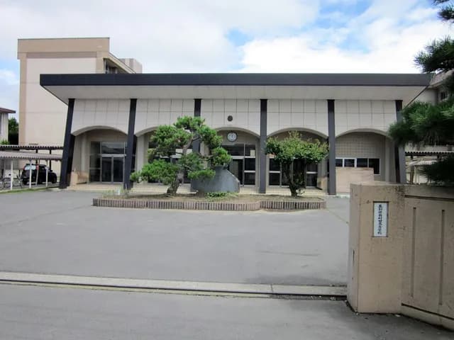岩村田高校の外観