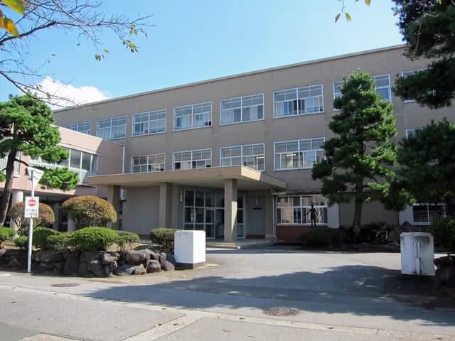 上市高校の外観