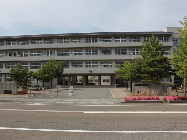 金沢西高校の外観