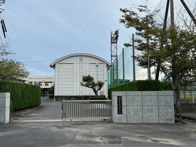 唐津青翔高校の外観
