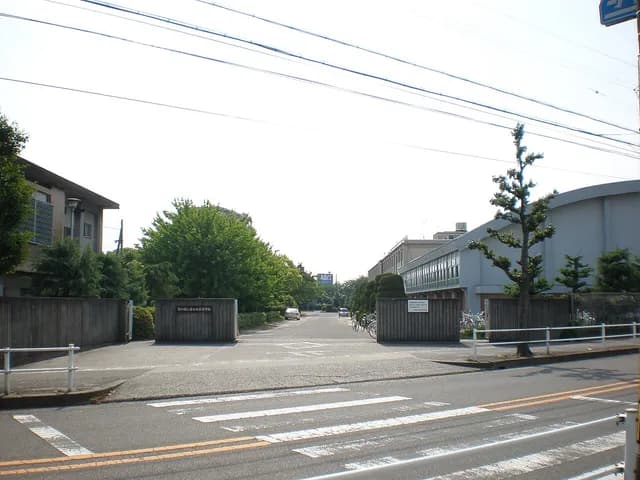 春日井高校の外観