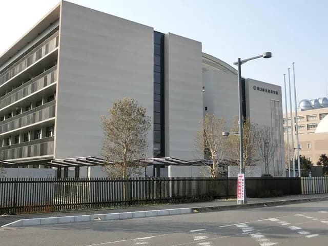 川口市立高校の外観