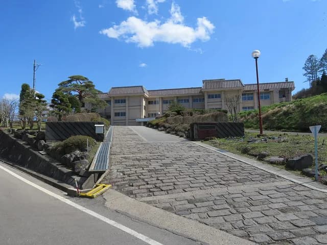 小海高校の外観