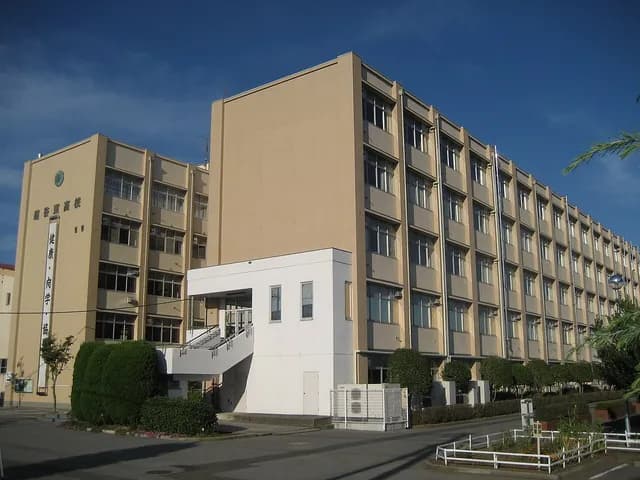 越谷東高校の外観