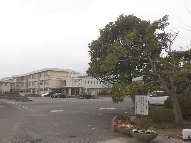 鞍手高校の外観