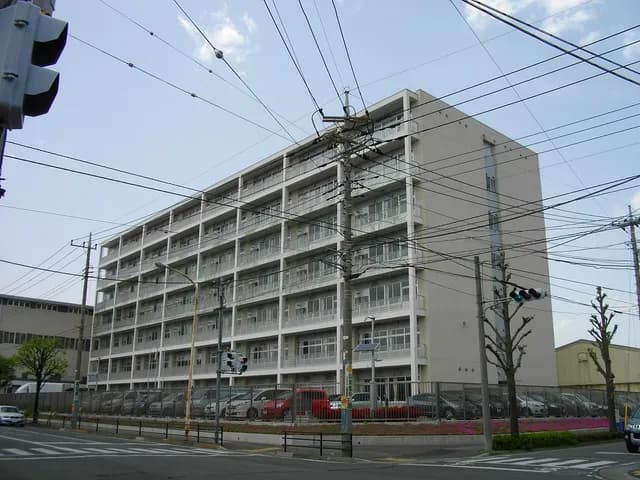 前橋商業高校の外観