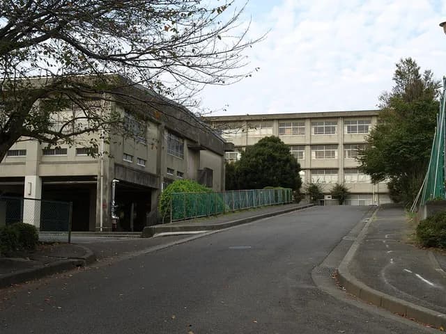 舞岡高校の外観