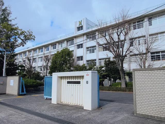 牧野高校の外観