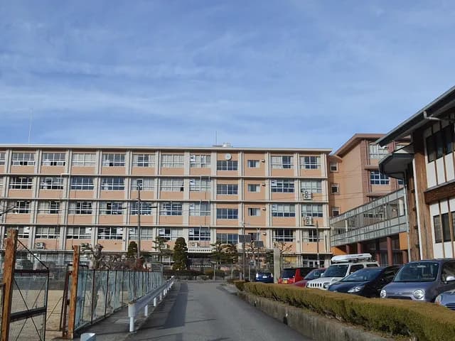 益田清風高校の外観