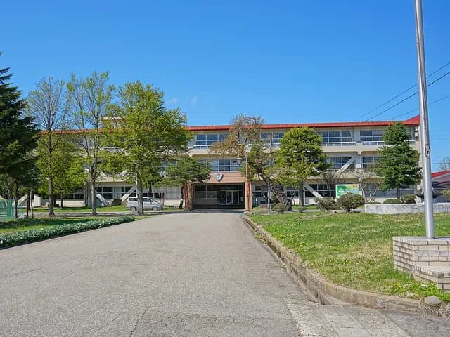 増田高校の外観