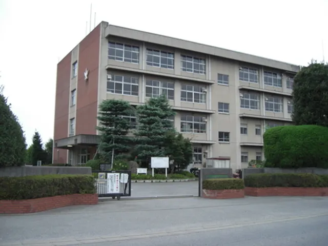 松戸馬橋高校の外観