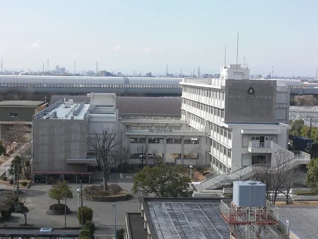 三郷高校の外観