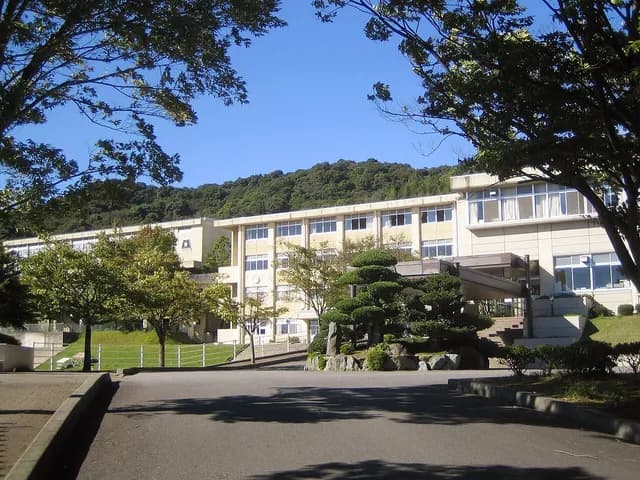 御津あおば高校の外観