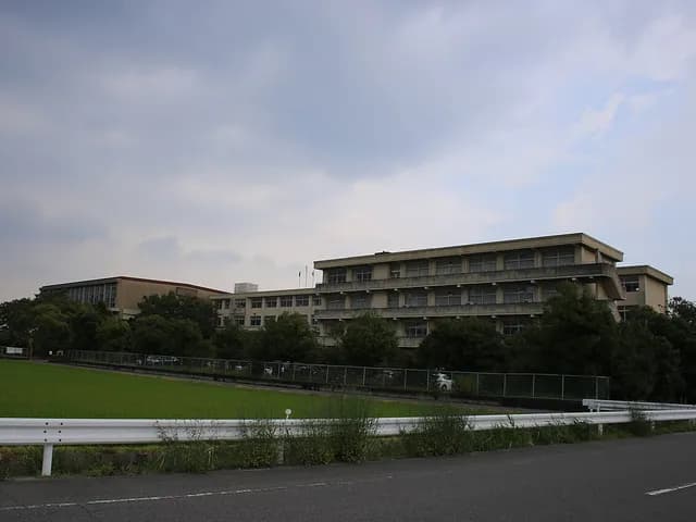 美和高校の外観