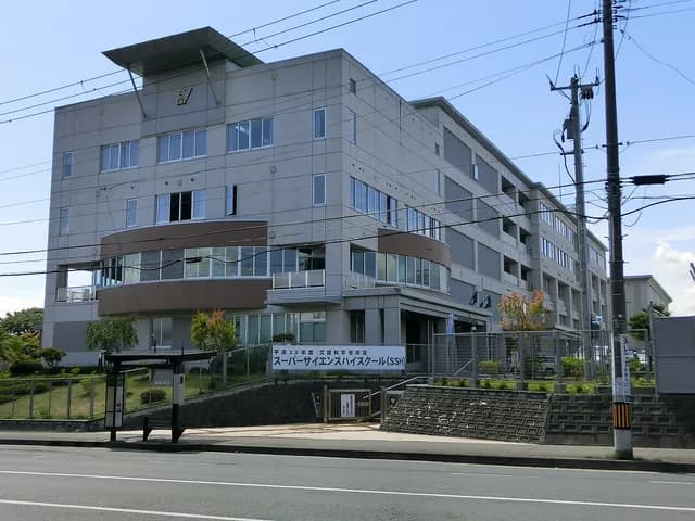 盛岡第三高校の外観