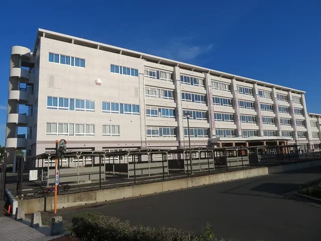 盛岡商業高校の外観