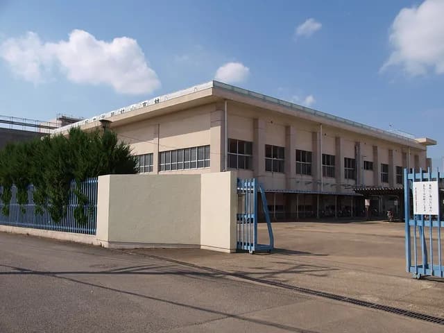 武蔵村山高校の外観