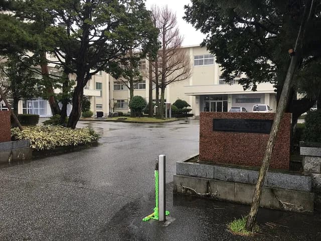 滑川高校の外観