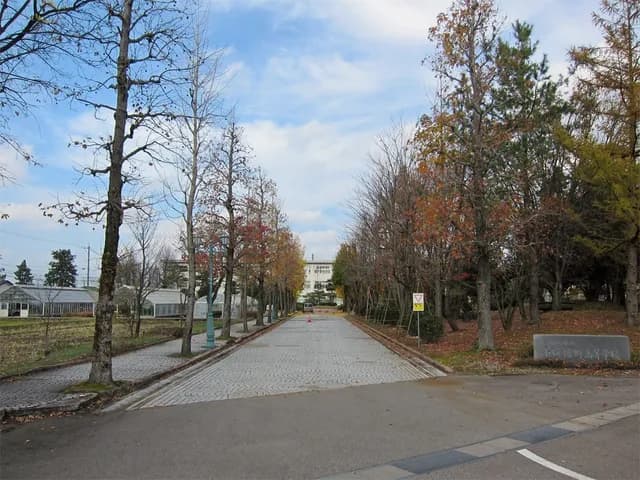 南砺福野高校の外観