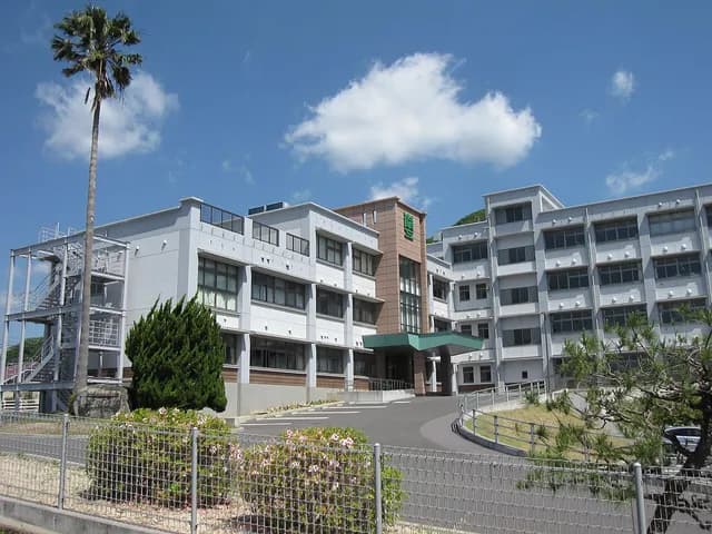 南陽工業高校の外観